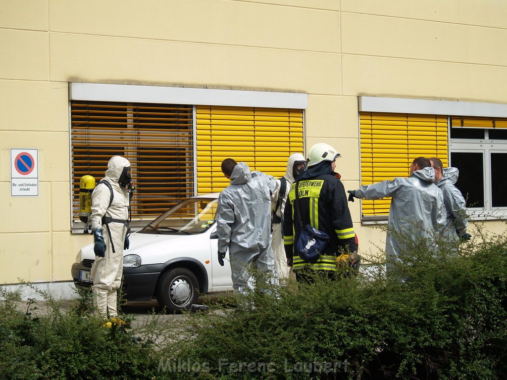 Einsatz BF Strahlenalarm Koeln Porz Gremberghoven HansestrP118.JPG